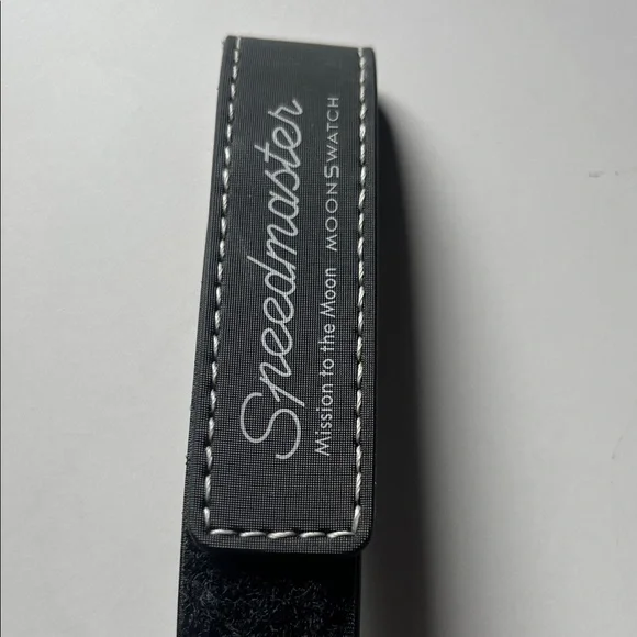 Omega x Swatch Speedmaster Misson to the Moon Watch - Picture 2 of 8